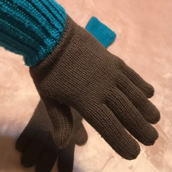 Women’s Knit Style Two/Toned colored Gloves/Final Price - Picture 7 of 9